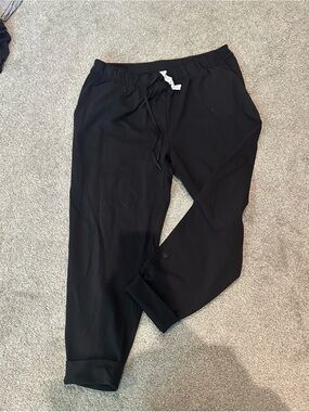Lululemon on the fly Black Drawstring Jogger Pants